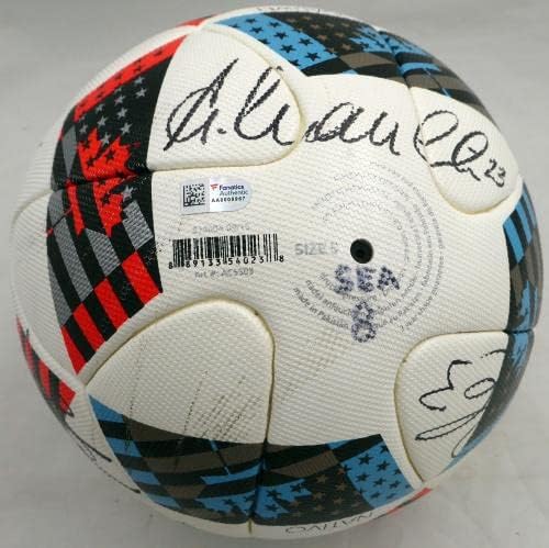 Футболна топка на Адидас с Автограф на мача г. Сиатъл Сондърс, използван от 11 играчи, включително Клинт Dempsey