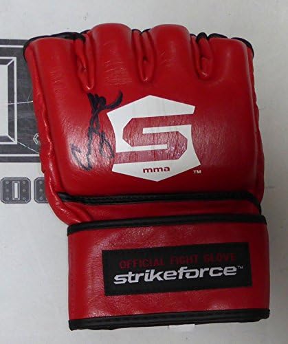 Кунг Ле подписа Официално Бойцовскую Ръкавицата StrikeForce PSA / DNA COA на UFC Fuel TV с автограф на UFC Gloves